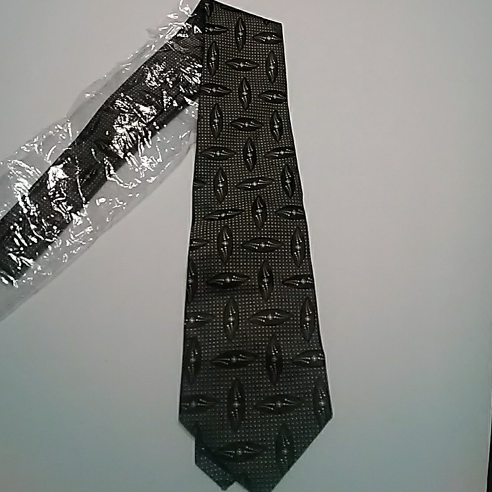 NWT Men's JoS A. Bank Tie